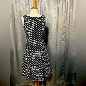 NY&COMPANY Tank Midi Dress, Size Medium.